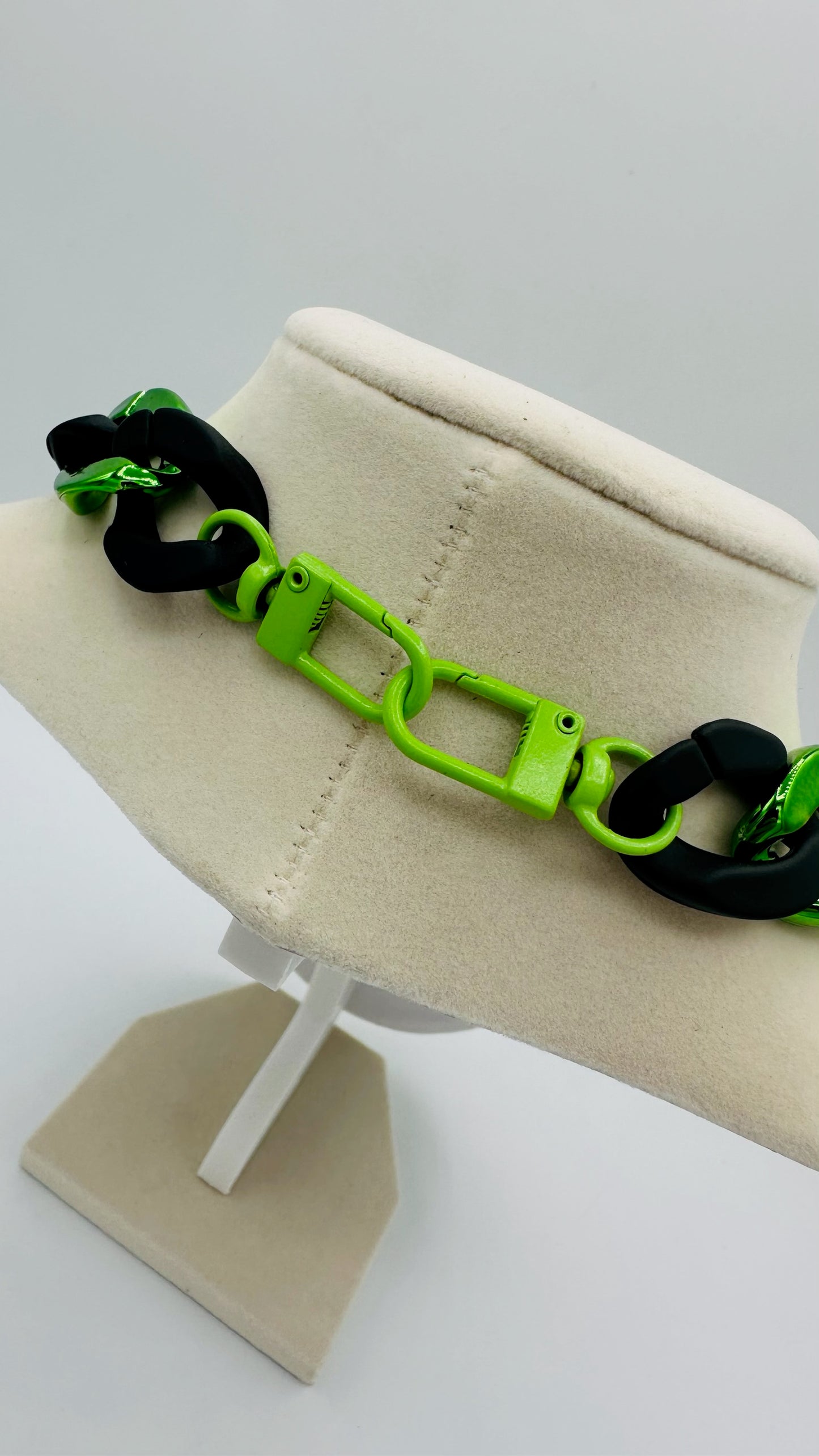 Green and Black Chunky Chain (Acrylic)