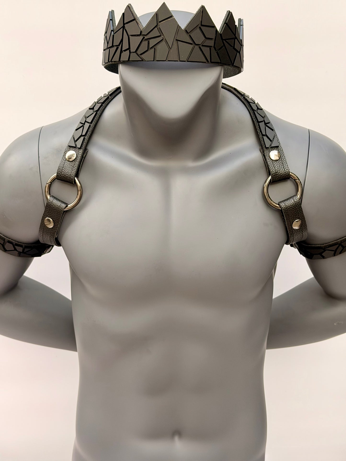 Harness Set - Matte Black Tile on Black Leather